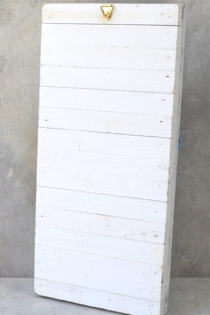 東京の花屋 叢屋Kusamurayaのドライフラワーインテリア雑貨。アンティーク調の木製フレームに、絵画をイメージしてデザインされた壁掛けタイプのドライフラワーインテリア。自宅用やギフト用として人気のアレンジメントです。