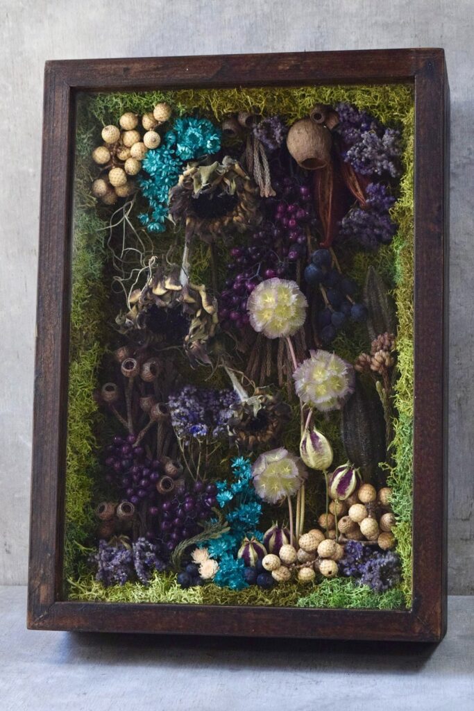 東京の花屋 叢屋Kusamurayaのドライフラワーインテリア雑貨。アンティーク調の木製フレーム(ウッドボックス)を使った、自宅用やギフト用に人気のアレンジメント。