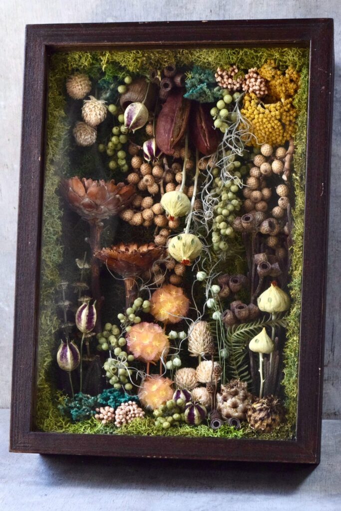 東京の花屋 叢屋Kusamurayaのドライフラワーインテリア雑貨。アンティーク調の木製フレーム(ウッドボックス)を使った、自宅用やギフト用に人気のアレンジメント。