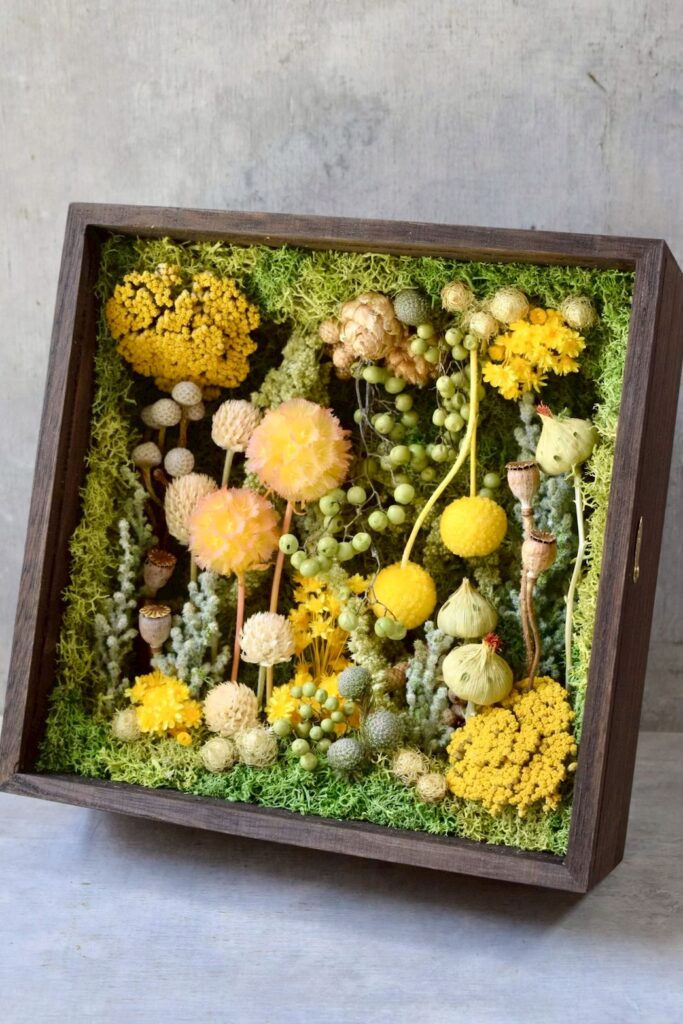 東京の花屋 叢屋Kusamurayaのドライフラワーインテリア雑貨。アンティーク調の木製フレーム(ウッドボックス)を使った、自宅用やギフト用に人気のアレンジメント。