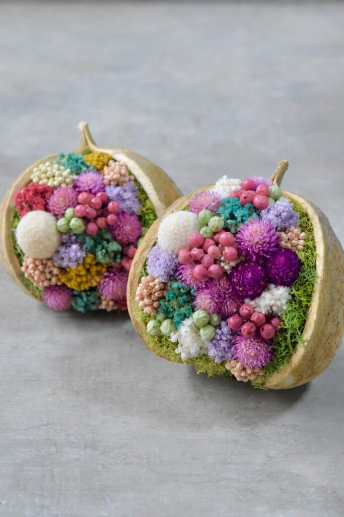 東京の花屋『叢屋kusamuraya』が手がける幸福をもたらすと言われる縁起物のブッダナッツを器にしたドライフラワーアレンジ。誕生日・記念日ギフトや自宅インテリアにおすすめです。