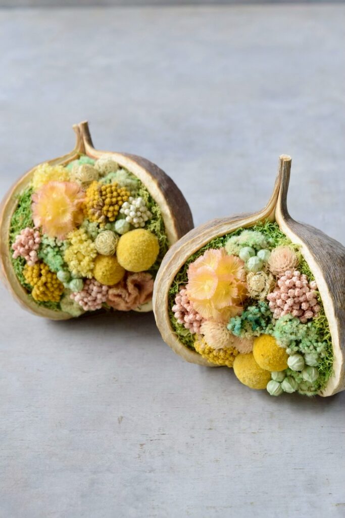 東京の花屋。幸福をもたらすと言われる縁起物のブッダナッツを器にした叢屋Kusamurayaドライフラワーアレンジ 誕生日・記念日ギフトや自宅インテリアにおすすめ。