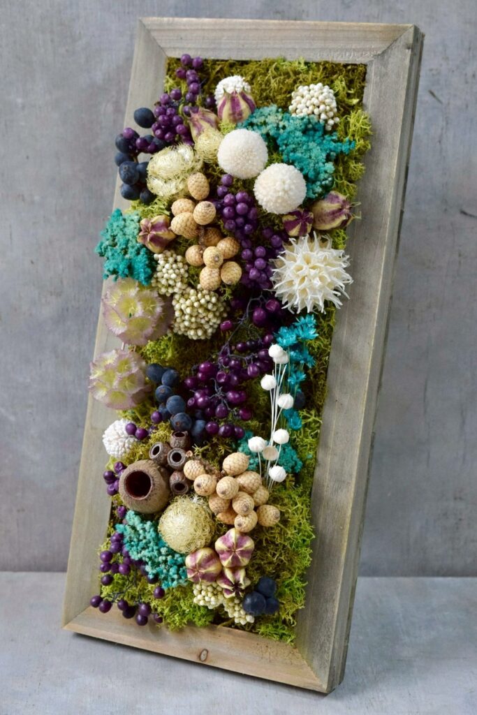 東京の花屋 叢屋Kusamurayaのドライフラワーインテリア雑貨。アンティーク調の木製フレームに、絵画をイメージしてデザインされた壁掛けタイプのドライフラワーインテリア。自宅用やギフト用として人気のアレンジメントです。