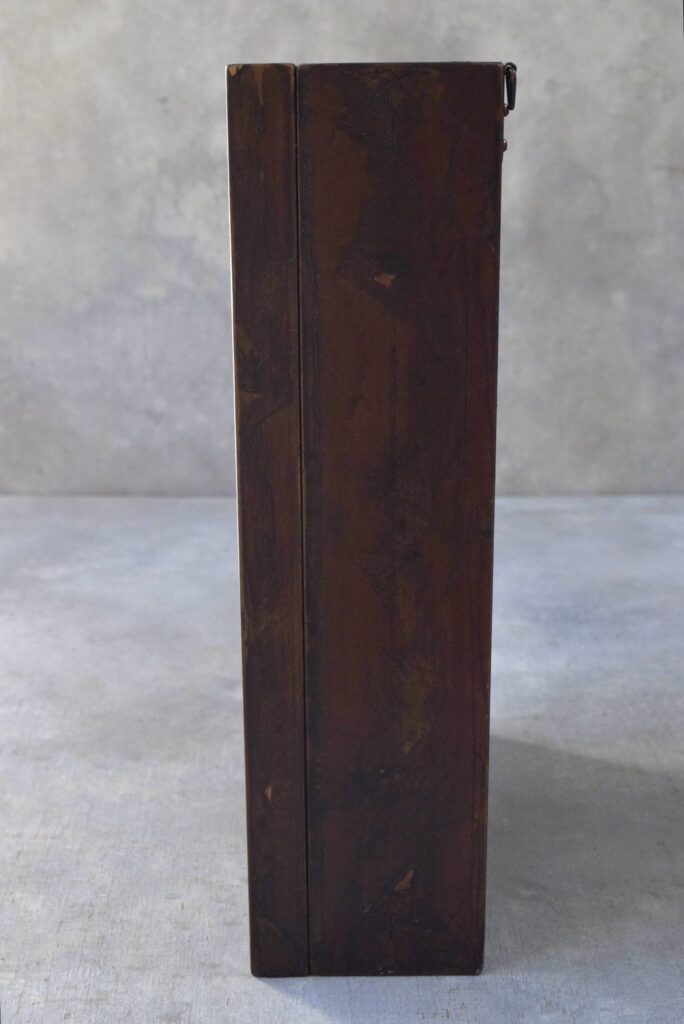 東京の花屋 叢屋Kusamurayaのドライフラワーインテリア雑貨。アンティーク調の木製フレーム(ウッドボックス)を使った、自宅用やギフト用に人気のアレンジメント。