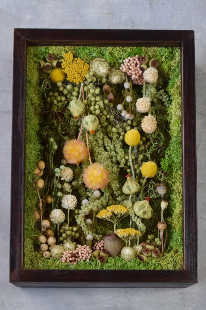 東京の花屋 叢屋Kusamurayaのドライフラワーインテリア雑貨。アンティーク調の木製フレーム(ウッドボックス)を使った、自宅用やギフト用に人気のアレンジメント。