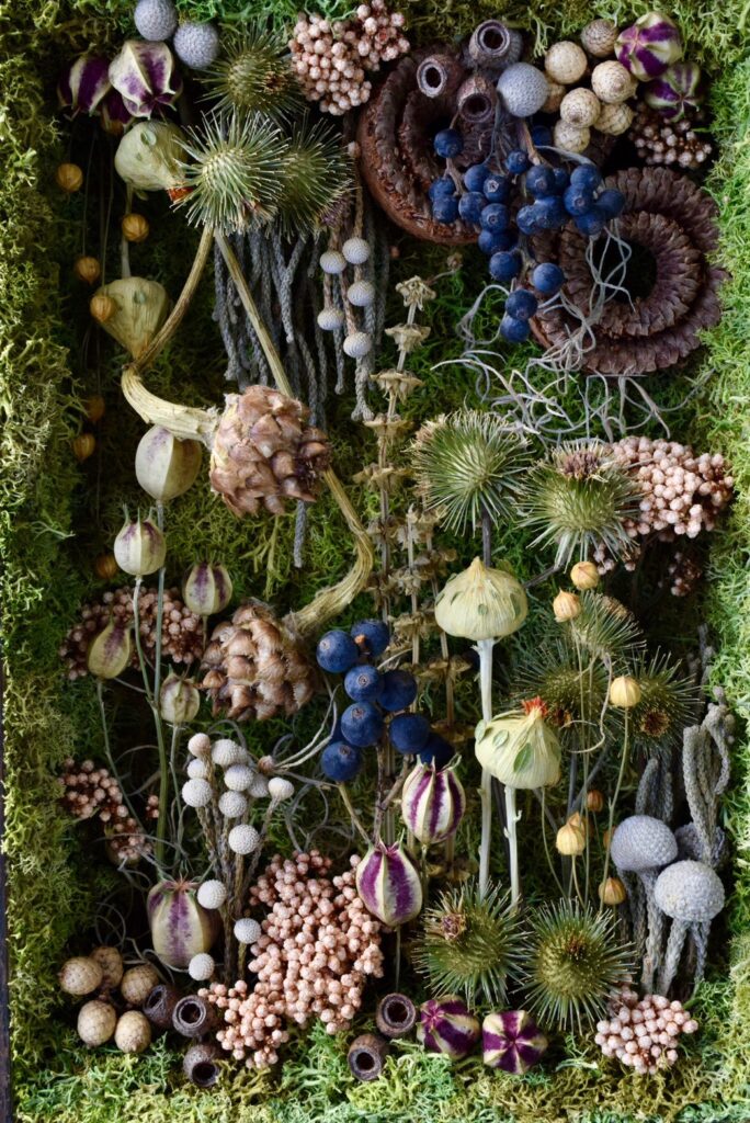 東京の花屋 叢屋Kusamurayaのドライフラワーインテリア雑貨。アンティーク調の木製フレーム(ウッドボックス)を使った、自宅用やギフト用に人気のアレンジメント。