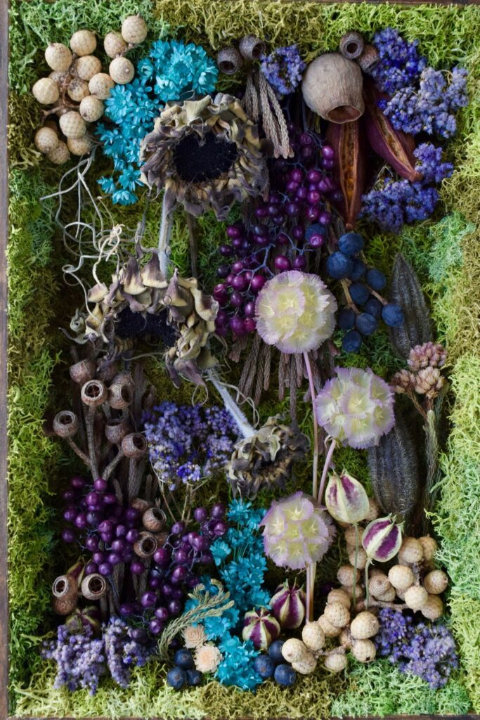 東京の花屋 叢屋Kusamurayaのドライフラワーインテリア雑貨。アンティーク調の木製フレーム(ウッドボックス)を使った、自宅用やギフト用に人気のアレンジメント。