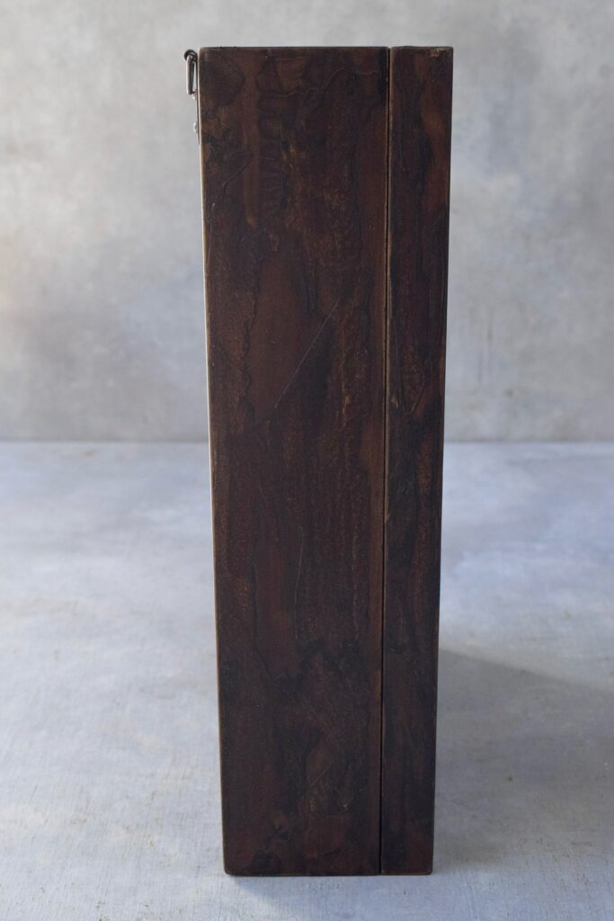 東京の花屋 叢屋Kusamurayaのドライフラワーインテリア雑貨。アンティーク調の木製フレーム(ウッドボックス)を使った、自宅用やギフト用に人気のアレンジメント。