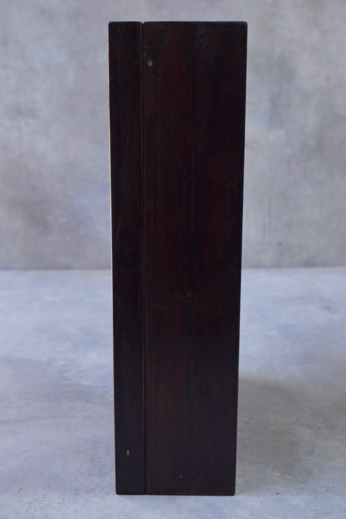 東京の花屋 叢屋Kusamurayaのドライフラワーインテリア雑貨。アンティーク調の木製フレーム(ウッドボックス)を使った、自宅用やギフト用に人気のアレンジメント。