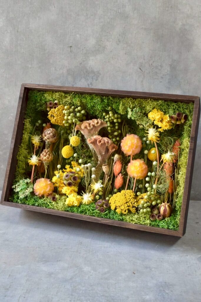 東京の花屋 叢屋Kusamurayaのドライフラワーインテリア雑貨。アンティーク調の木製フレーム(ウッドボックス)を使った、自宅用やギフト用に人気のアレンジメント。