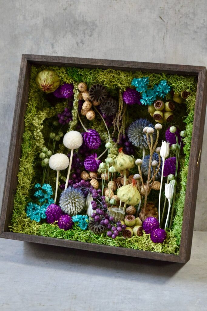 東京の花屋 叢屋Kusamurayaのドライフラワーインテリア雑貨。アンティーク調の木製フレーム(ウッドボックス)を使った、自宅用やギフト用に人気のアレンジメント。