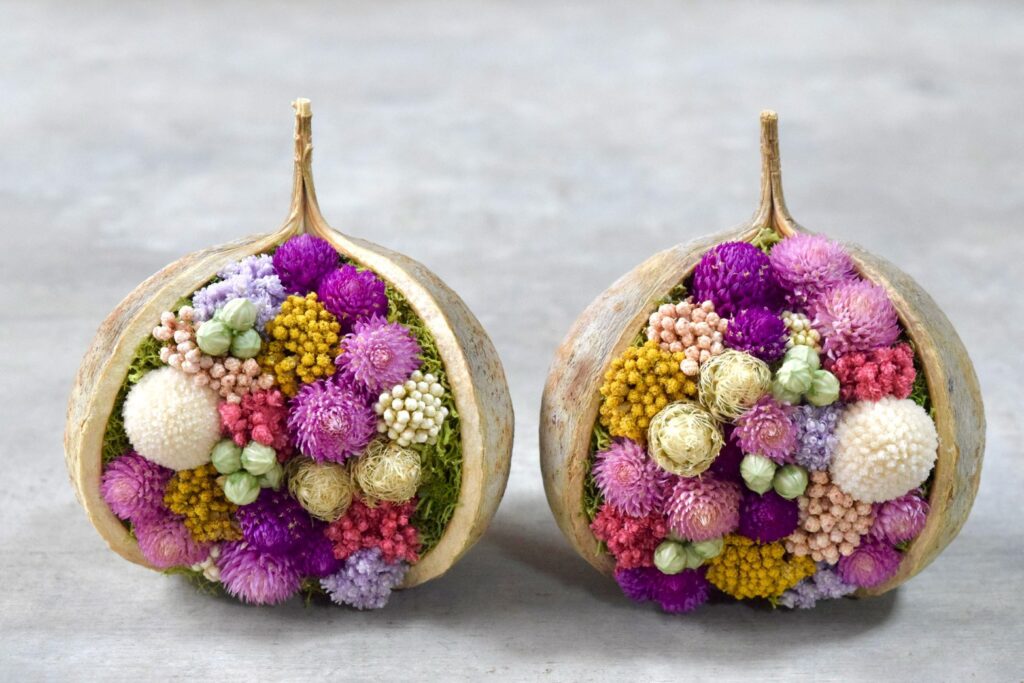 東京の花屋。幸福をもたらすと言われる縁起物のブッダナッツを器にした叢屋Kusamurayaドライフラワーアレンジ 誕生日・記念日ギフトや自宅インテリアにおすすめ。