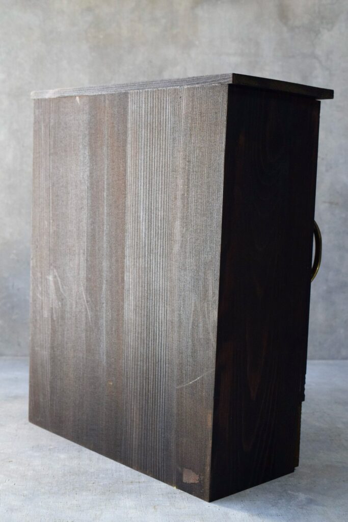 東京の花屋 叢屋Kusamurayaのドライフラワーインテリア雑貨。絵画のように壁掛けにして飾れる丸型のドライフラワー装花