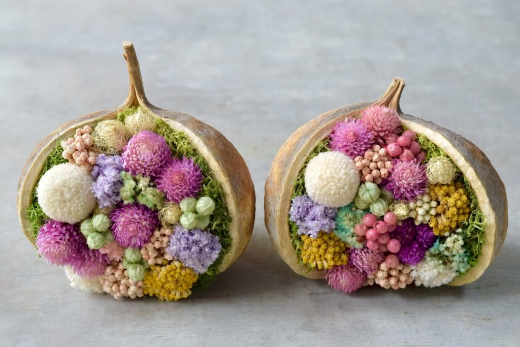 東京の花屋『叢屋kusamuraya』が手がける幸福をもたらすと言われる縁起物のブッダナッツを器にしたドライフラワーアレンジ