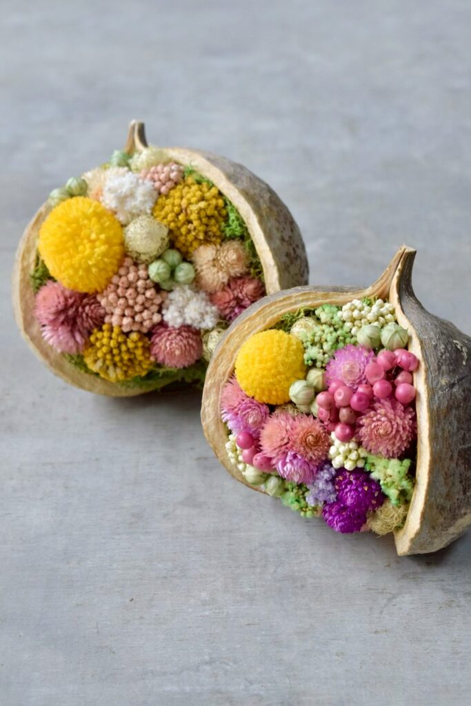 東京の花屋。幸福をもたらすと言われる縁起物のブッダナッツを器にした叢屋Kusamurayaドライフラワーアレンジ 誕生日・記念日ギフトや自宅インテリアにおすすめ。