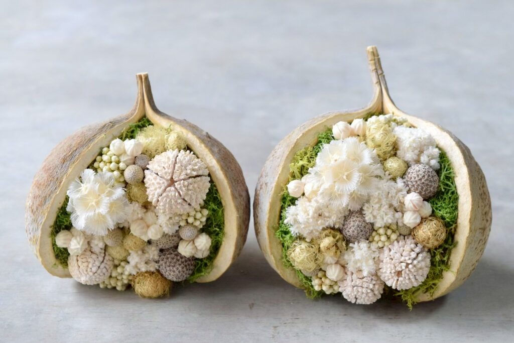 東京の花屋。幸福をもたらすと言われる縁起物のブッダナッツを器にした叢屋Kusamurayaドライフラワーアレンジ 誕生日・記念日ギフトや自宅インテリアにおすすめ。