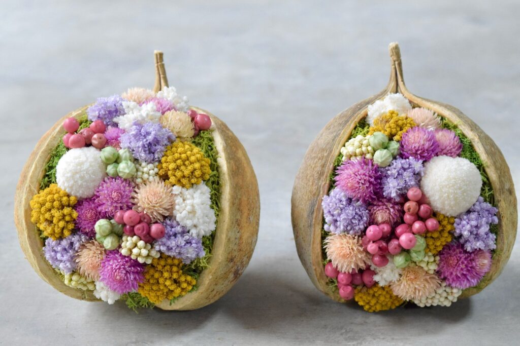 東京の花屋。幸福をもたらすと言われる縁起物のブッダナッツを器にした叢屋Kusamurayaドライフラワーアレンジ 誕生日・記念日ギフトや自宅インテリアにおすすめ。