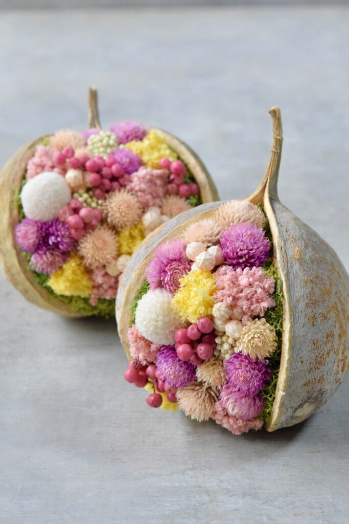 東京の花屋。幸福をもたらすと言われる縁起物のブッダナッツを器にした叢屋Kusamurayaドライフラワーアレンジ 誕生日・記念日ギフトや自宅インテリアにおすすめ。