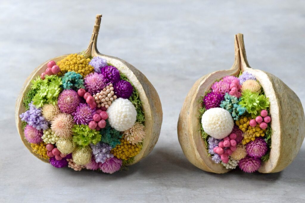 東京の花屋。幸福をもたらすと言われる縁起物のブッダナッツを器にした叢屋Kusamurayaドライフラワーアレンジ 誕生日・記念日ギフトや自宅インテリアにおすすめ。