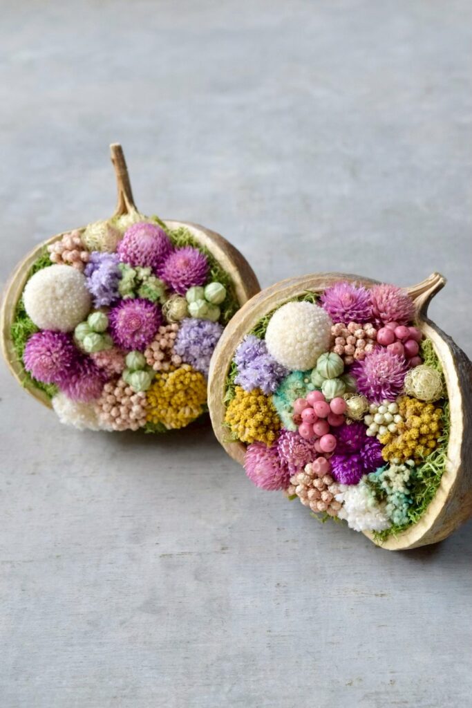 東京の花屋『叢屋kusamuraya』が手がける幸福をもたらすと言われる縁起物のブッダナッツを器にしたドライフラワーアレンジ