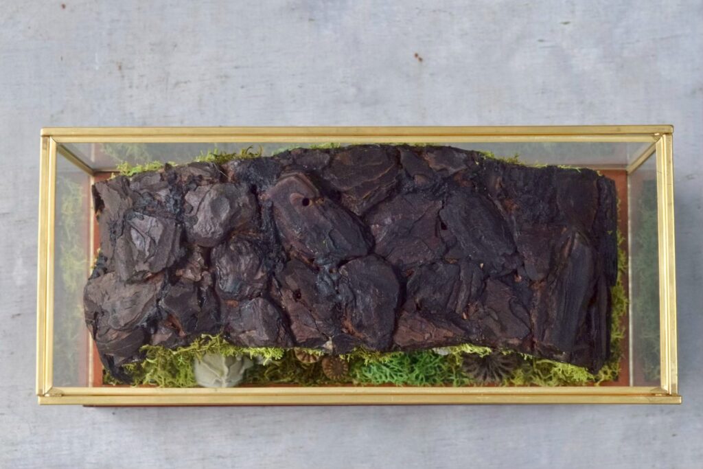 東京の花屋 叢屋Kusamurayaのドライフラワーインテリア雑貨。アンティーク調ガラスケース入りで、自宅用やギフト用に人気のアレンジメント。