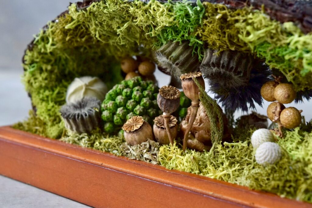 東京の花屋 叢屋Kusamurayaのドライフラワーインテリア雑貨。アンティーク調ガラスケース入りで、自宅用やギフト用に人気のアレンジメント。