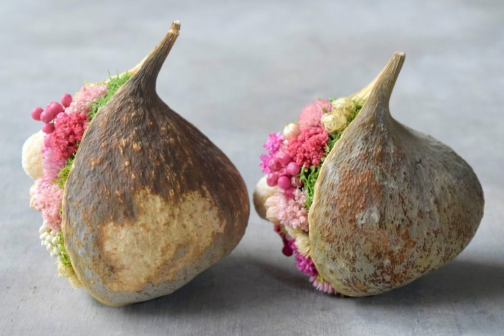 東京の花屋。幸福をもたらすと言われる縁起物のブッダナッツを器にした叢屋Kusamurayaドライフラワーアレンジ 誕生日・記念日ギフトや自宅インテリアにおすすめ。