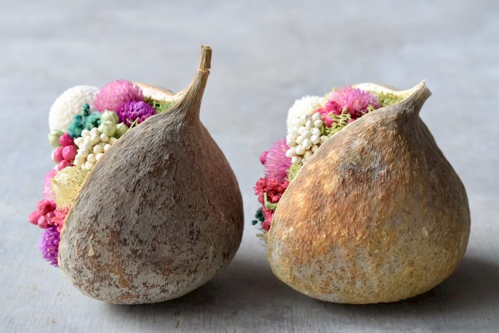 東京の花屋。幸福をもたらすと言われる縁起物のブッダナッツを器にした叢屋Kusamurayaドライフラワーアレンジ 誕生日・記念日ギフトや自宅インテリアにおすすめ。