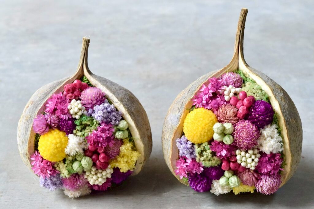 東京の花屋。幸福をもたらすと言われる縁起物のブッダナッツを器にした叢屋Kusamurayaドライフラワーアレンジ 誕生日・記念日ギフトや自宅インテリアにおすすめ。